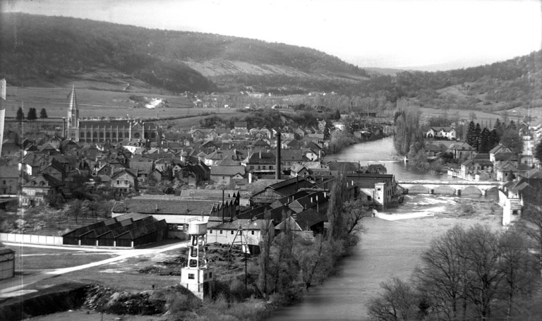 Vue plongeante sur l'usine de la rive droite depuis le sud, photogr., vers 1930. © Emile Louis Mayer / Région Bourgogne-Franche-Comté, Inventaire du patrimoine - 2012