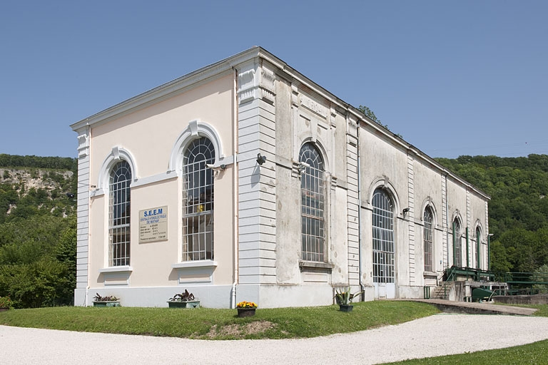 Centrale vue de trois quarts, depuis l'entrée. © Jérôme Mongreville / Région Bourgogne-Franche-Comté, Inventaire du patrimoine - 2012