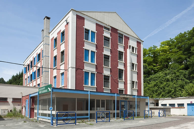 Immeuble de dortoirs (nord). Vue de trois quarts gauche. © Jérôme Mongreville / Région Bourgogne-Franche-Comté, Inventaire du patrimoine - 2012