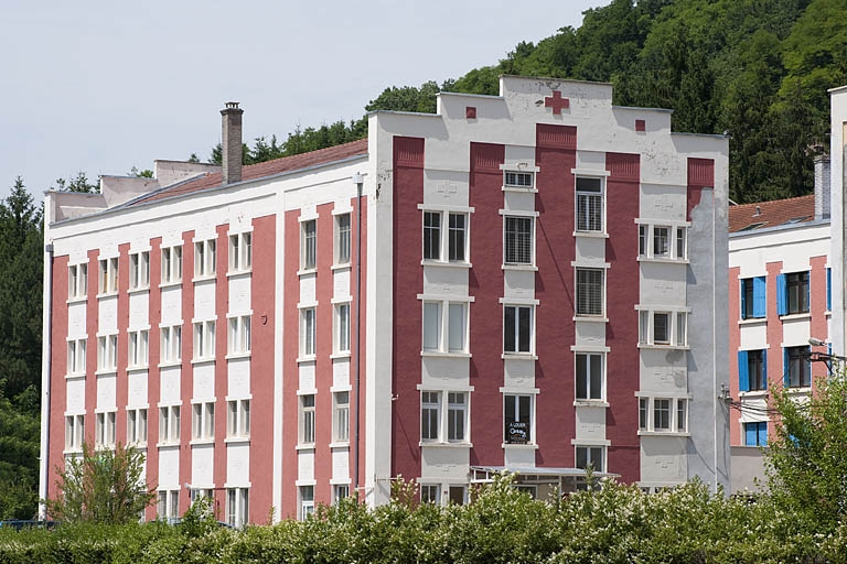 Immeuble de dortoirs (sud). Vue depuis le sud-est. © Jérôme Mongreville / Région Bourgogne-Franche-Comté, Inventaire du patrimoine - 2012