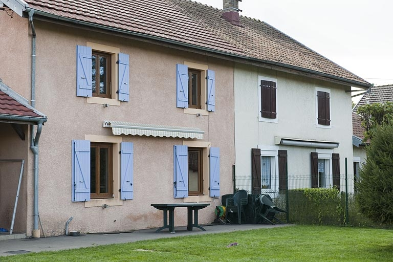 Habitation de 4 logements. Détail de la façade ouest. © Jérôme Mongreville / Région Bourgogne-Franche-Comté, Inventaire du patrimoine - 2012
