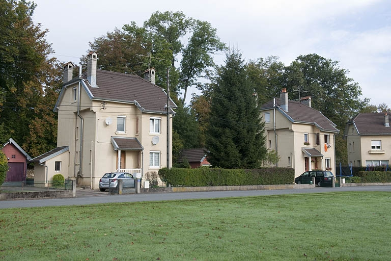 Logements de cadres (?). © Jérôme Mongreville / Région Bourgogne-Franche-Comté, Inventaire du patrimoine - 2012