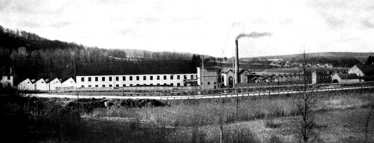 Vue d'ensemble depuis le sud-est. Photogr., s.d. [vers 1950]. © Raphaël  Favereaux (reproduction) / Région Bourgogne-Franche-Comté, Inventaire du patrimoine - 2012