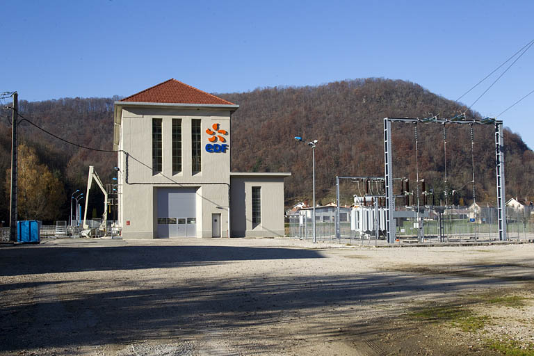 Pignon est de la centrale et poste de transformation. © Yves Sancey / Région Bourgogne-Franche-Comté, Inventaire du patrimoine - 2012