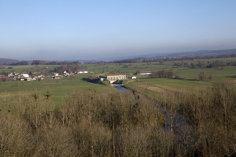 Vue générale depuis l'ouest. © Yves Sancey / Région Bourgogne-Franche-Comté, Inventaire du patrimoine - 2012 Vue générale depuis l'ouest. © Yves Sancey / Région Bourgogne-Franche-Comté, Inventaire du patrimoine - 2012