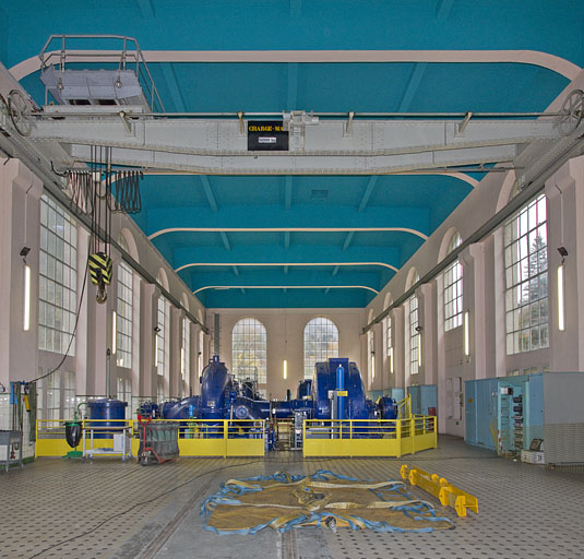Centrale : intérieur de la salle des machines. © Yves Sancey / Région Bourgogne-Franche-Comté, Inventaire du patrimoine - 2012 Centrale : intérieur de la salle des machines. © Yves Sancey / Région Bourgogne-Franche-Comté, Inventaire du patrimoine - 2012