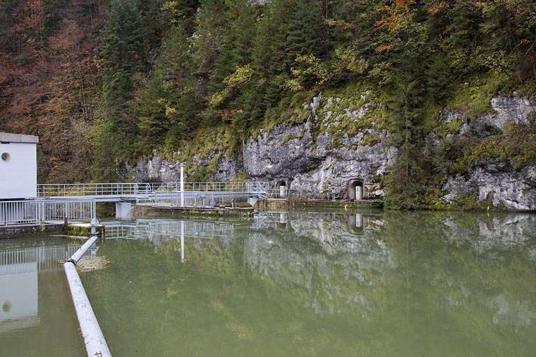 Barrage, vu d'amont (sud-ouest). © Yves Sancey / Région Bourgogne-Franche-Comté, Inventaire du patrimoine - 2012 Barrage, vu d'amont (sud-ouest). © Yves Sancey / Région Bourgogne-Franche-Comté, Inventaire du patrimoine - 2012
