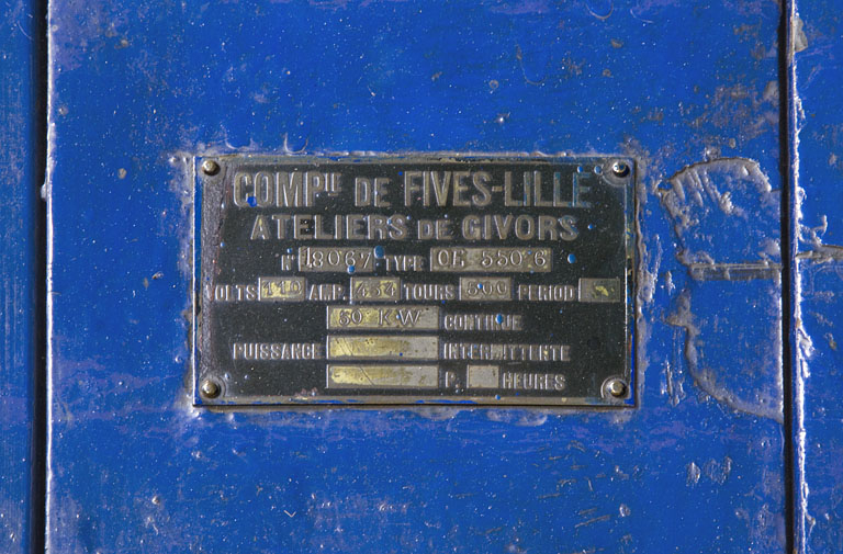 Groupe n° 1 : plaque signalétique de l'excitatrice. © Yves Sancey / Région Bourgogne-Franche-Comté, Inventaire du patrimoine - 2012