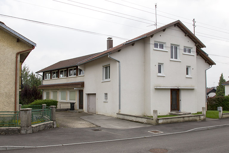 Maison et atelier de Jean Morel (au n° 2) : vue d'ensemble, depuis le nord. © Yves Sancey / Région Bourgogne-Franche-Comté, Inventaire du patrimoine - 2012