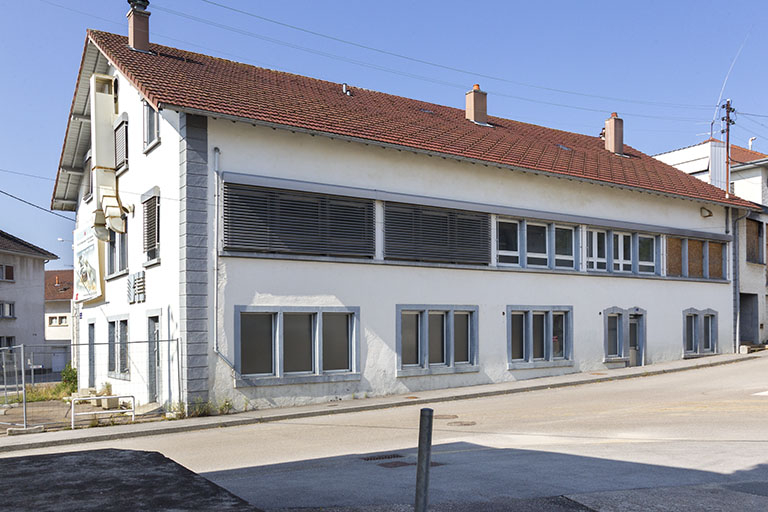 Usine, 1er corps de bâtiment : façade antérieure. © Yves Sancey / Région Bourgogne-Franche-Comté, Inventaire du patrimoine - 2012 Usine, 1er corps de bâtiment : façade antérieure. © Yves Sancey / Région Bourgogne-Franche-Comté, Inventaire du patrimoine - 2012