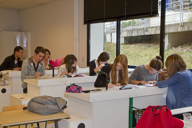 Bâtiment B : une salle de classe en filière générale. © Yves Sancey / Région Bourgogne-Franche-Comté, Inventaire du patrimoine - 2012 Bâtiment B : une salle de classe en filière générale. © Yves Sancey / Région Bourgogne-Franche-Comté, Inventaire du patrimoine - 2012