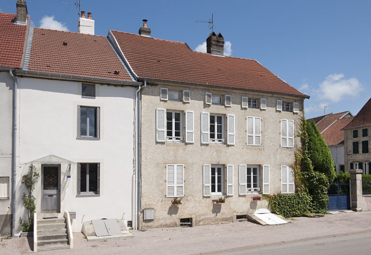 Vue générale de trois quarts gauche. © Jérôme Mongreville / Région Bourgogne-Franche-Comté, Inventaire du patrimoine - 2012