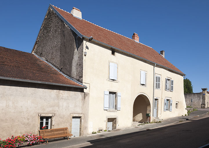 Vue rapprochée depuis la rue du Général Rebillot. © Jérôme Mongreville / Région Bourgogne-Franche-Comté, Inventaire du patrimoine - 2012 Vue rapprochée depuis la rue du Général Rebillot. © Jérôme Mongreville / Région Bourgogne-Franche-Comté, Inventaire du patrimoine - 2012