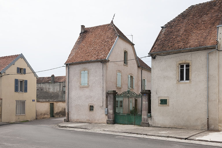 Vue d'ensemble depuis la place de la République. © Jérôme Mongreville / Région Bourgogne-Franche-Comté, Inventaire du patrimoine - 2012