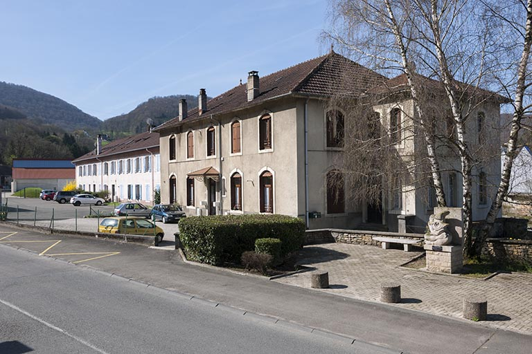 Bâtiments de bureaux (rive droite) depuis le nord-est. © Jérôme Mongreville / Région Bourgogne-Franche-Comté, Inventaire du patrimoine - 2013