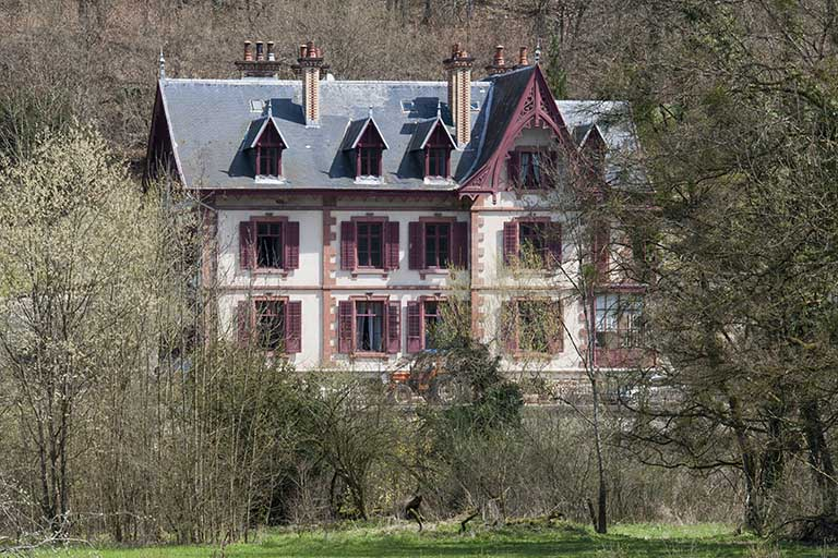 Façade antérieure du logement patronal Sircoulon. © Jérôme Mongreville / Région Bourgogne-Franche-Comté, Inventaire du patrimoine - 2013