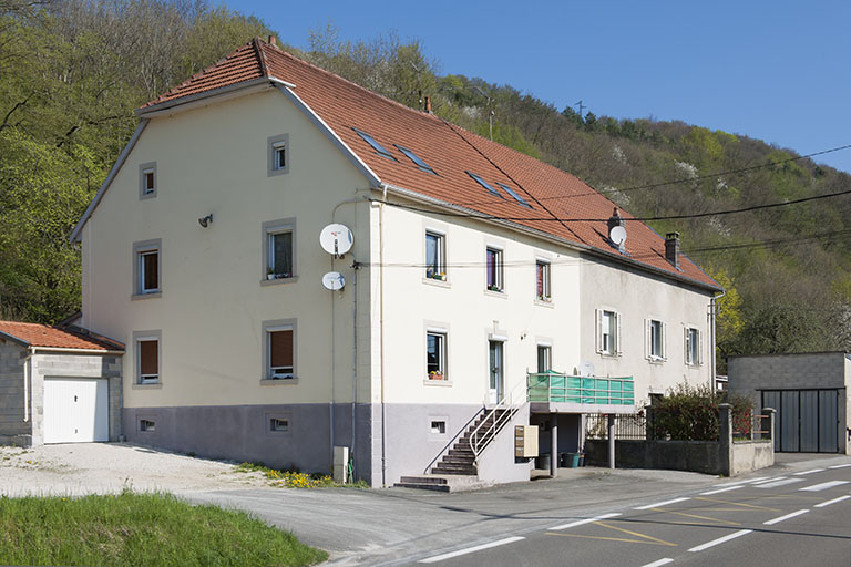 Bâtiment utilisé comme cantine au milieu du 19e siècle. © Jérôme Mongreville / Région Bourgogne-Franche-Comté, Inventaire du patrimoine - 2013