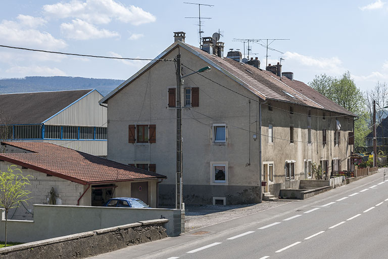 Logement d'ouvriers vu de trois quarts gauche. © Mary Ruffinoni / Région Bourgogne-Franche-Comté, Inventaire du patrimoine - 2013
