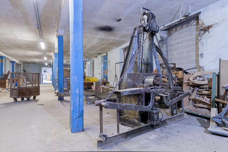 Atelier de pliage. Cintreuse. © Jérôme Mongreville / Région Bourgogne-Franche-Comté, Inventaire du patrimoine - 2013