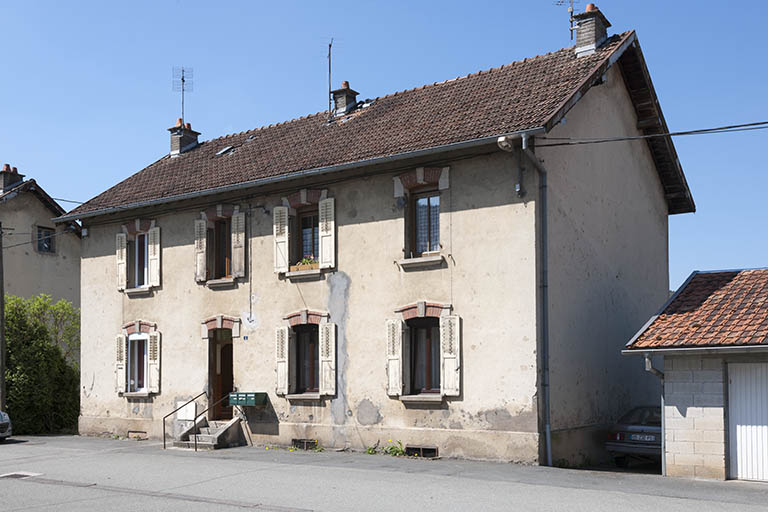 Habitation vue de trois quarts droite. © Jérôme Mongreville / Région Bourgogne-Franche-Comté, Inventaire du patrimoine - 2013
