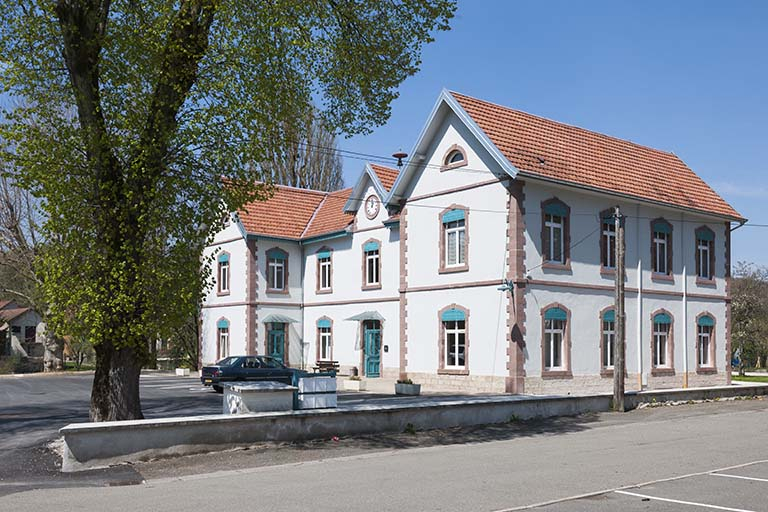 Vue d'ensemble depuis le sud-est. © Jérôme Mongreville / Région Bourgogne-Franche-Comté, Inventaire du patrimoine - 2013