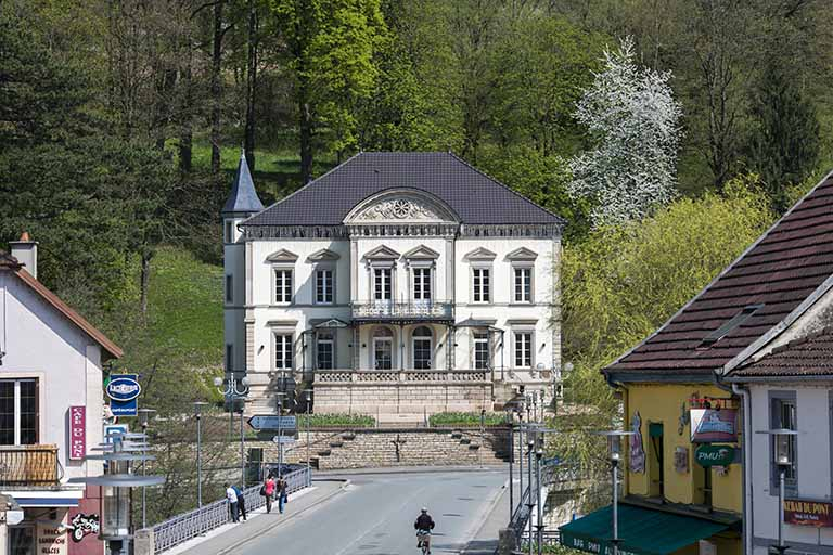 Vue d'ensemble depuis l'ouest. © Jérôme Mongreville / Région Bourgogne-Franche-Comté, Inventaire du patrimoine - 2013