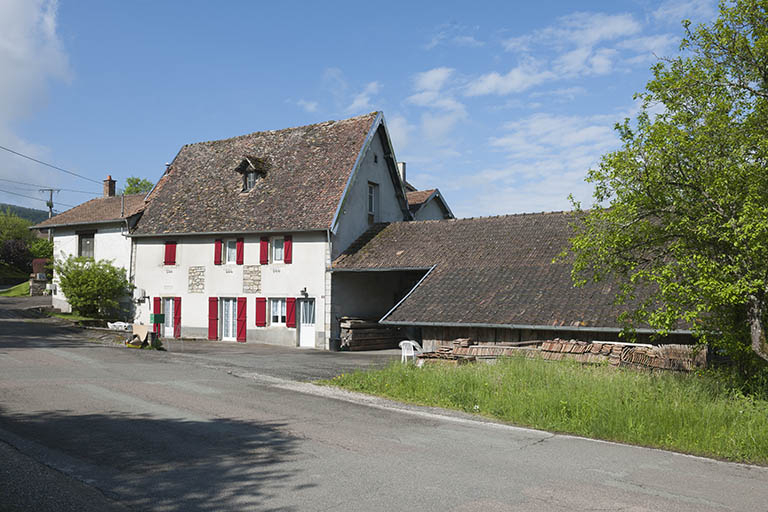 Vue d'ensemble depuis le nord-est. © Jérôme Mongreville / Région Bourgogne-Franche-Comté, Inventaire du patrimoine - 2013