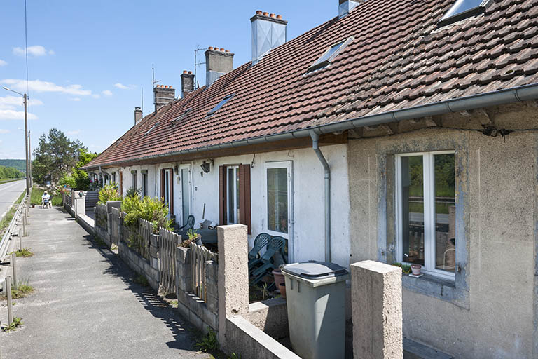 Façade nord d'une habitation de type caserne. © Jérôme Mongreville / Région Bourgogne-Franche-Comté, Inventaire du patrimoine - 2013