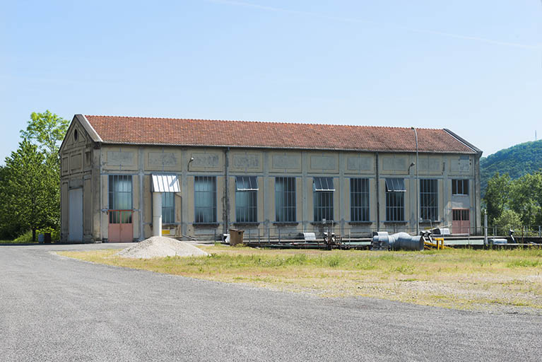 Façade sud de la centrale hydroélectrique. © Mary Ruffinoni / Région Bourgogne-Franche-Comté, Inventaire du patrimoine - 2013