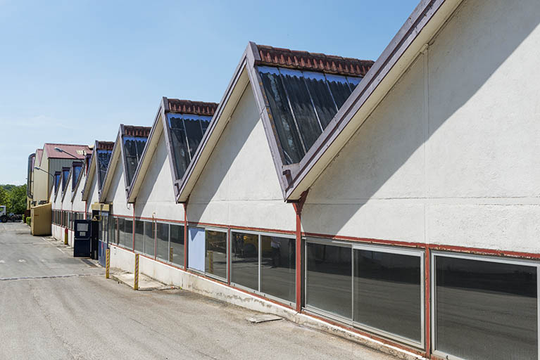 Atelier de fabrication. Détail des pignons des sheds. © Mary Ruffinoni / Région Bourgogne-Franche-Comté, Inventaire du patrimoine - 2013