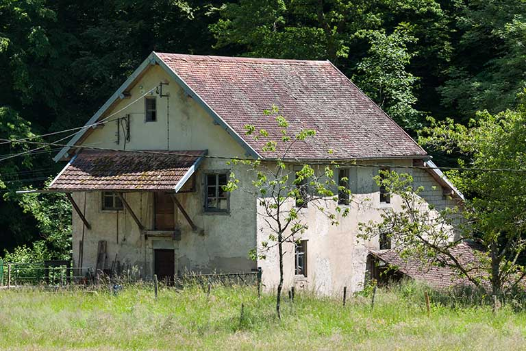 Vue rapprochée du moulin, depuis l'ouest. © Jérôme Mongreville / Région Bourgogne-Franche-Comté, Inventaire du patrimoine - 2013