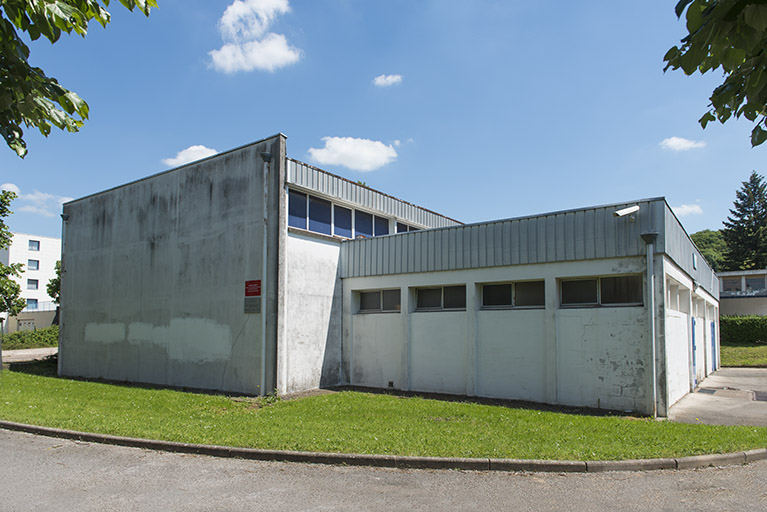Angle nord du gymnase. © Mary Ruffinoni / Région Bourgogne-Franche-Comté, Inventaire du patrimoine - 2013 Angle nord du gymnase. © Mary Ruffinoni / Région Bourgogne-Franche-Comté, Inventaire du patrimoine - 2013
