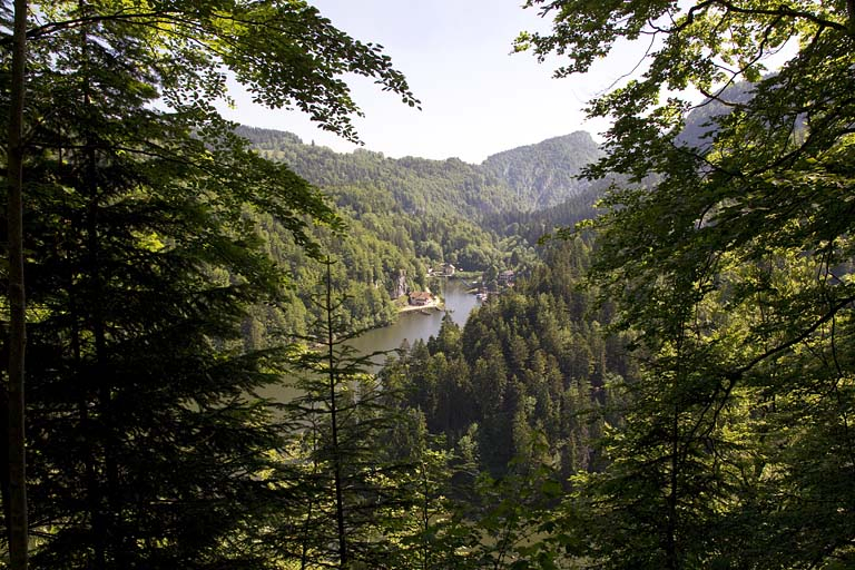 Bassin du Doubs : vue plongeante depuis le sud. © Yves Sancey / Région Bourgogne-Franche-Comté, Inventaire du patrimoine - 2013 Bassin du Doubs : vue plongeante depuis le sud. © Yves Sancey / Région Bourgogne-Franche-Comté, Inventaire du patrimoine - 2013