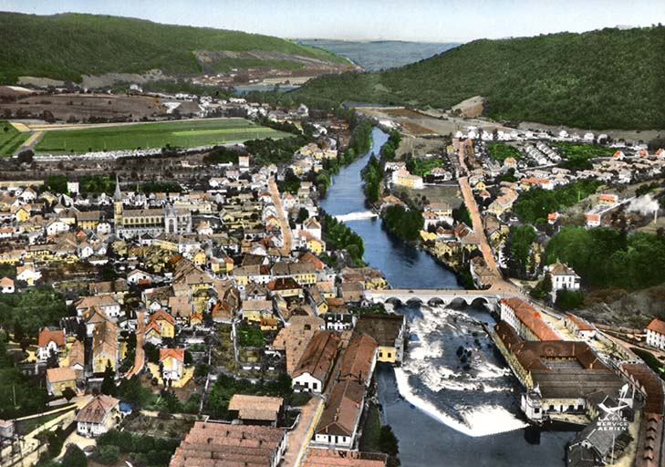 Vue aérienne depuis le sud. © Raphaël  Favereaux (reproduction) / Région Bourgogne-Franche-Comté, Inventaire du patrimoine - 2013