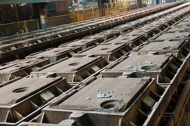 Ligne de moulage. Détail des moules (1). © Jérôme Mongreville / Région Bourgogne-Franche-Comté, Inventaire du patrimoine - 2013