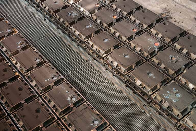 Ligne de moulage. Détail des moules (3). © Jérôme Mongreville / Région Bourgogne-Franche-Comté, Inventaire du patrimoine - 2013