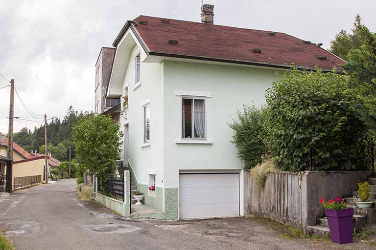 Logement et rue des Clos Magnin. © Yves Sancey / Région Bourgogne-Franche-Comté, Inventaire du patrimoine - 2013