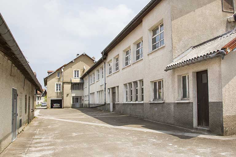 Atelier de fabrication : façade antérieure de trois quarts droite. © Yves Sancey / Région Bourgogne-Franche-Comté, Inventaire du patrimoine - 2013