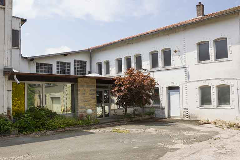 Atelier de fabrication d'origine (bâtiment Bourgeois) et bureau. © Yves Sancey / Région Bourgogne-Franche-Comté, Inventaire du patrimoine - 2013 Atelier de fabrication d'origine (bâtiment Bourgeois) et bureau. © Yves Sancey / Région Bourgogne-Franche-Comté, Inventaire du patrimoine - 2013