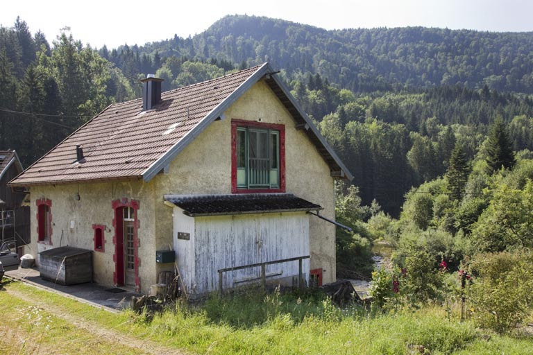 Logement d'ouvriers, de trois quarts droite. © Yves Sancey / Région Bourgogne-Franche-Comté, Inventaire du patrimoine - 2013