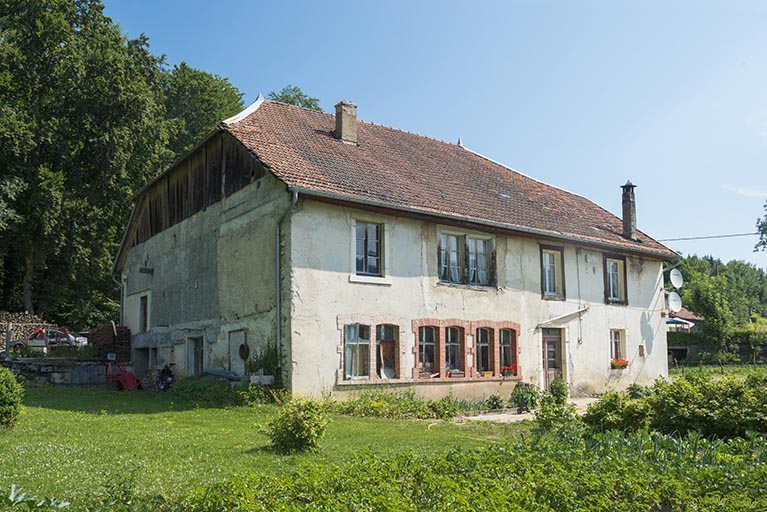 Façades antérieure et latérale gauche. © Yves Sancey / Région Bourgogne-Franche-Comté, Inventaire du patrimoine - 2013 Façades antérieure et latérale gauche. © Yves Sancey / Région Bourgogne-Franche-Comté, Inventaire du patrimoine - 2013