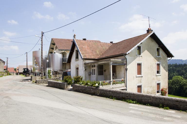 Vue d'ensemble depuis l'ouest. © Yves Sancey / Région Bourgogne-Franche-Comté, Inventaire du patrimoine - 2013