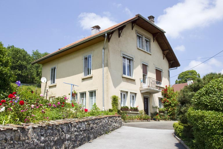 Vue d'ensemble de trois quarts gauche. © Yves Sancey / Région Bourgogne-Franche-Comté, Inventaire du patrimoine - 2013