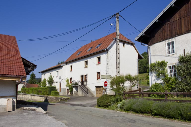 Vue d'ensemble depuis l'est. © Yves Sancey / Région Bourgogne-Franche-Comté, Inventaire du patrimoine - 2013