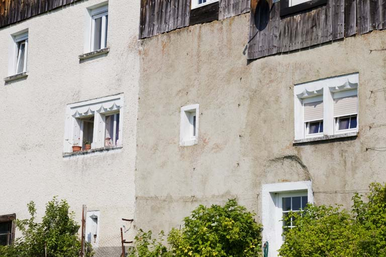 Façade latérale droite : baies. © Yves Sancey / Région Bourgogne-Franche-Comté, Inventaire du patrimoine - 2013