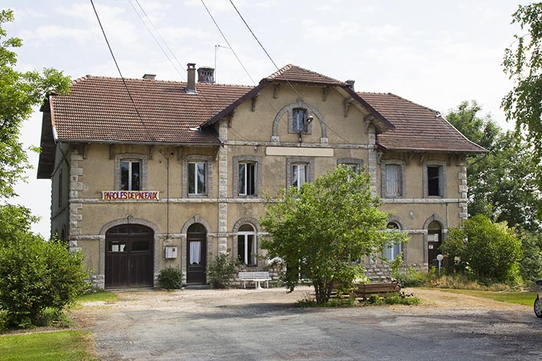 Façade antérieure. © Yves Sancey / Région Bourgogne-Franche-Comté, Inventaire du patrimoine - 2013 Façade antérieure. © Yves Sancey / Région Bourgogne-Franche-Comté, Inventaire du patrimoine - 2013
