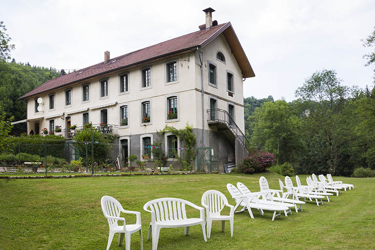 Moulin : façades antérieure et latérale droite. © Yves Sancey / Région Bourgogne-Franche-Comté, Inventaire du patrimoine - 2013