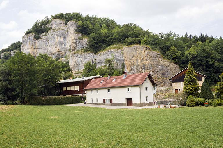 Site de la scierie : vue d'ensemble, depuis le sud-est. © Yves Sancey / Région Bourgogne-Franche-Comté, Inventaire du patrimoine - 2013