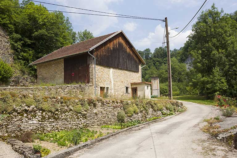 Site de la scierie : remise et étable. © Yves Sancey / Région Bourgogne-Franche-Comté, Inventaire du patrimoine - 2013