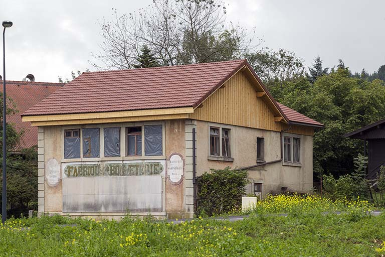 Usine, de trois quarts droite. © Yves Sancey / Région Bourgogne-Franche-Comté, Inventaire du patrimoine - 2013 Usine, de trois quarts droite. © Yves Sancey / Région Bourgogne-Franche-Comté, Inventaire du patrimoine - 2013